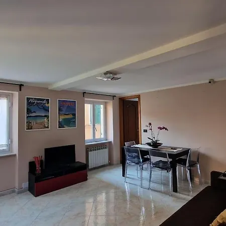 Puffy House Apartment *