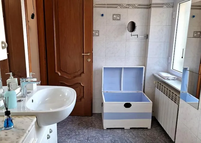 Puffy House Apartment *